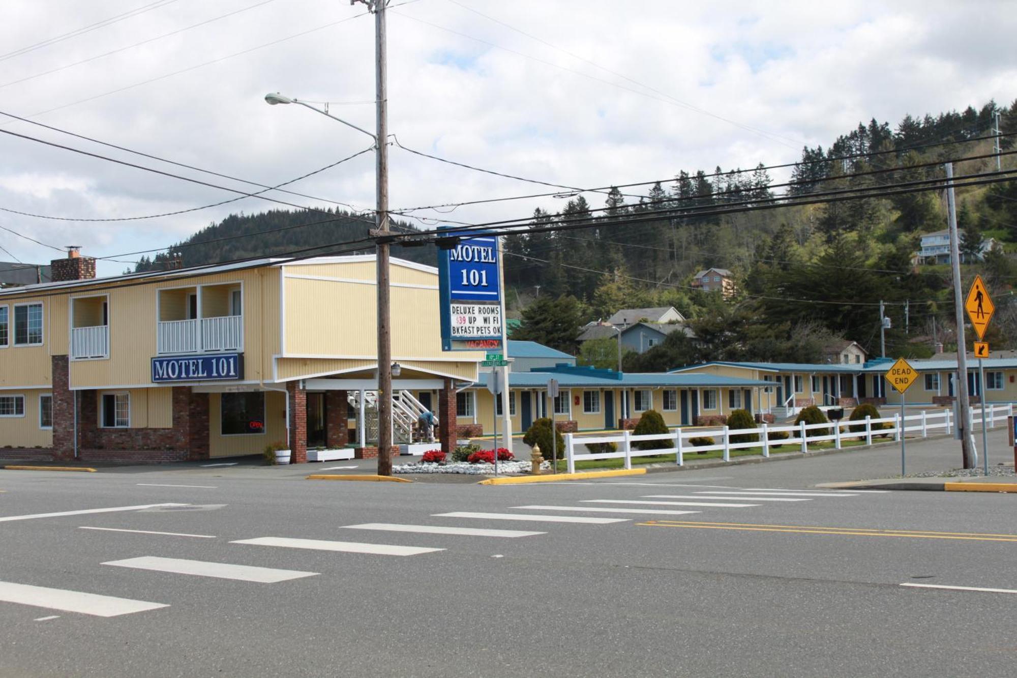 Motel 101 Gold Beach Exterior photo