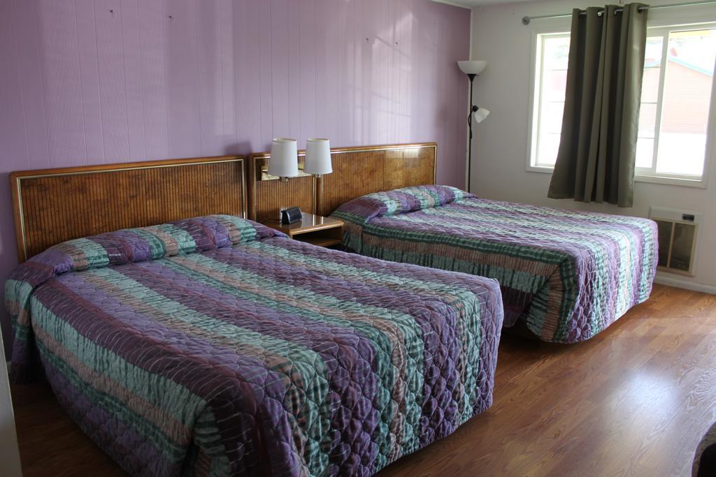 Motel 101 Gold Beach Exterior photo