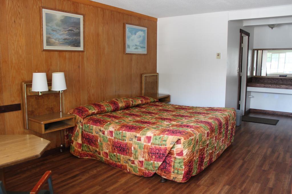 Motel 101 Gold Beach Exterior photo