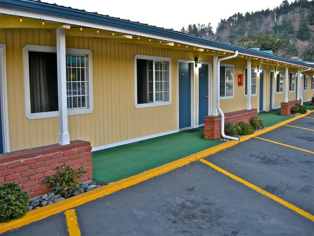 Motel 101 Gold Beach Exterior photo